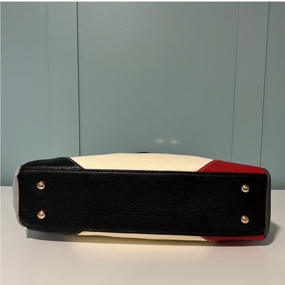 The Bradford Exchange Disney Mickey and Minnie Love Story Handbag. Like New. - Picture 9 of 14